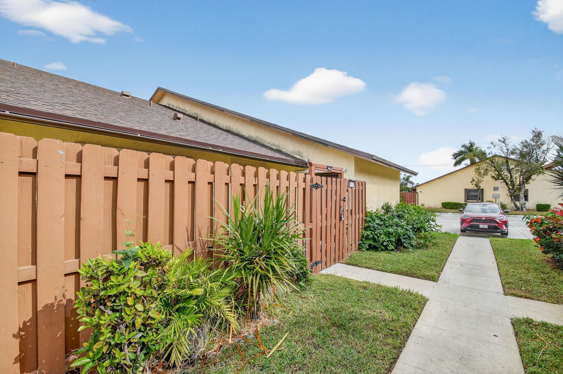 484 Springdale Circle, Unit 48d, Palm Springs, FL 33461 Photo