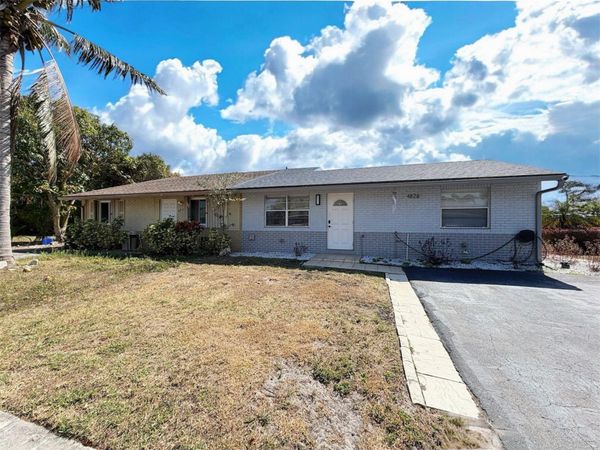 4828 Gladiator Circle, Greenacres, FL 33463