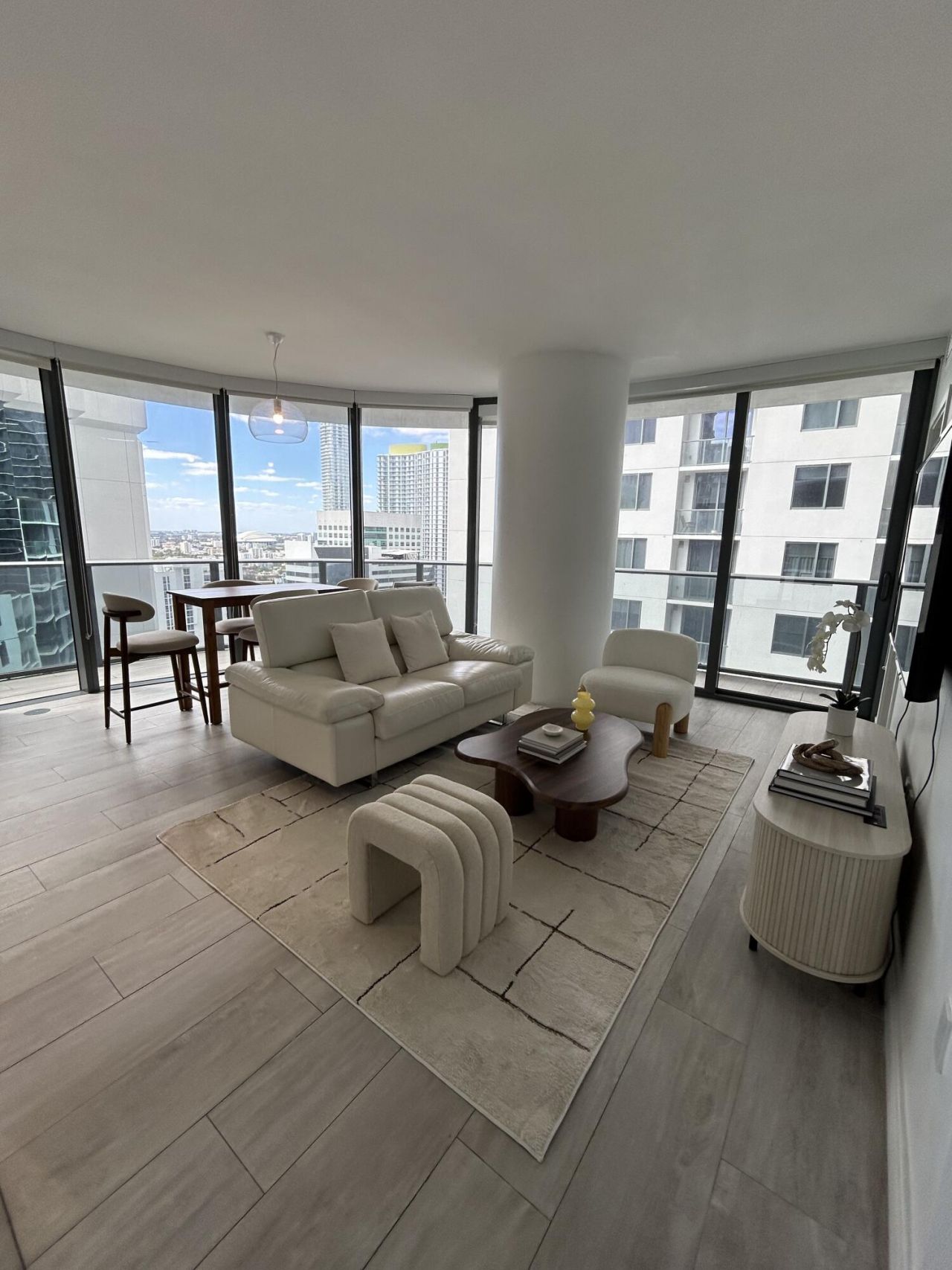 55 SW 9th Street, Unit 2508, Miami, FL 33130 Photo