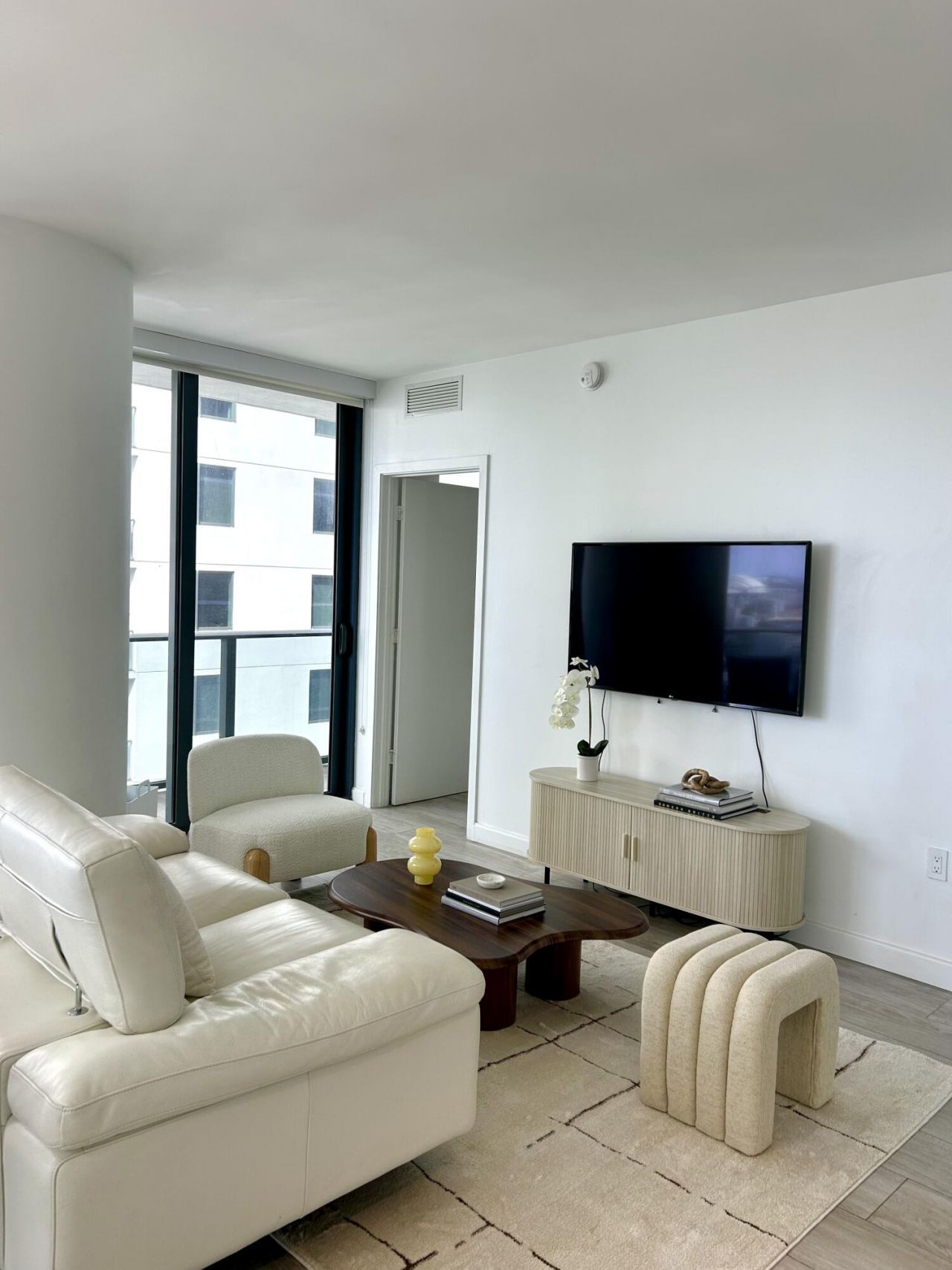 55 SW 9th Street, Unit 2508, Miami, FL 33130 Photo