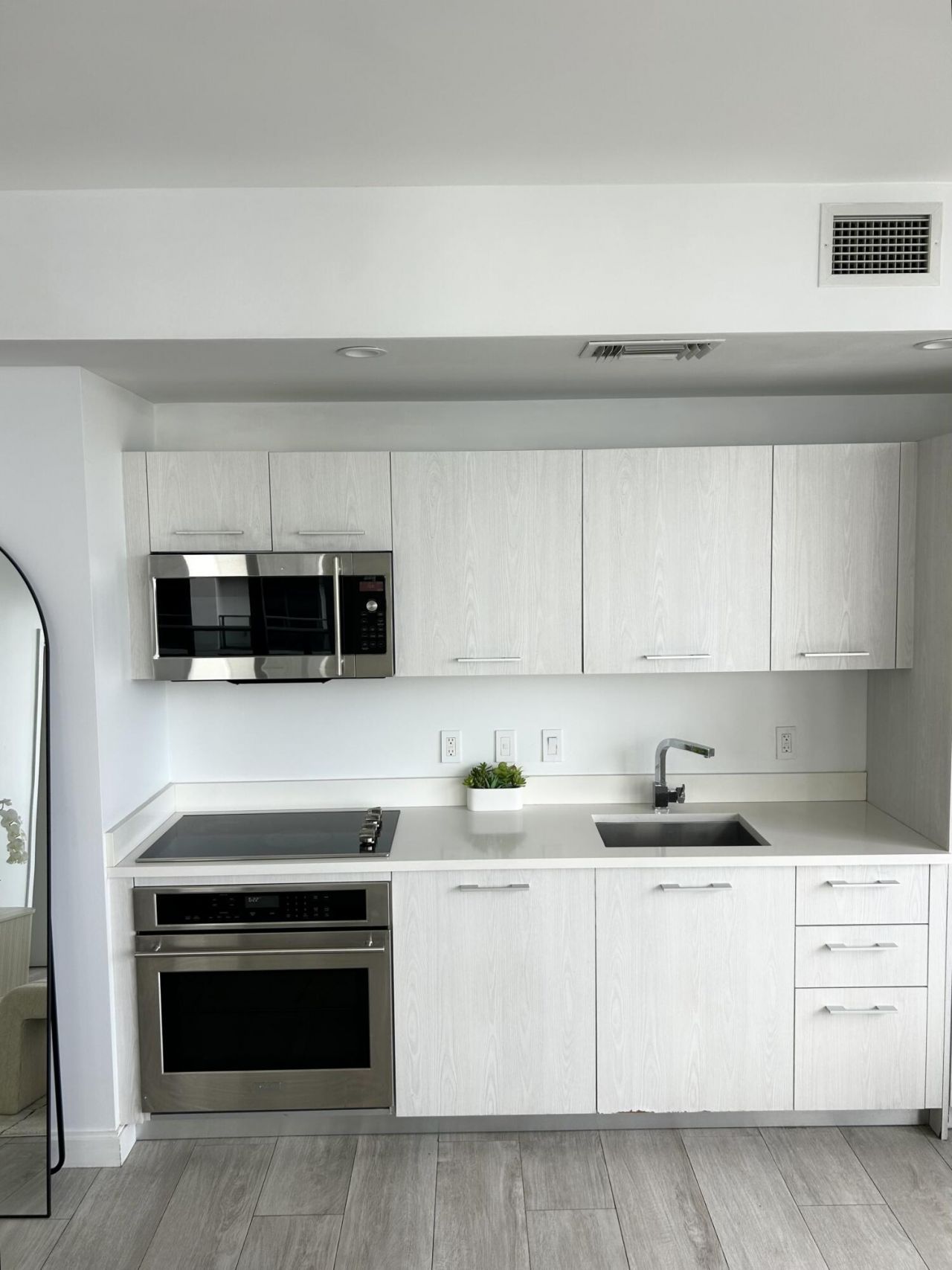 55 SW 9th Street, Unit 2508, Miami, FL 33130 Photo