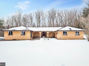 303 CRUM CREEK LANE, NEWTOWN SQUARE, PA 19073