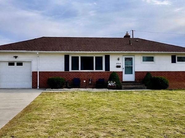 2465 Dentzler Road , Parma, OH 44134