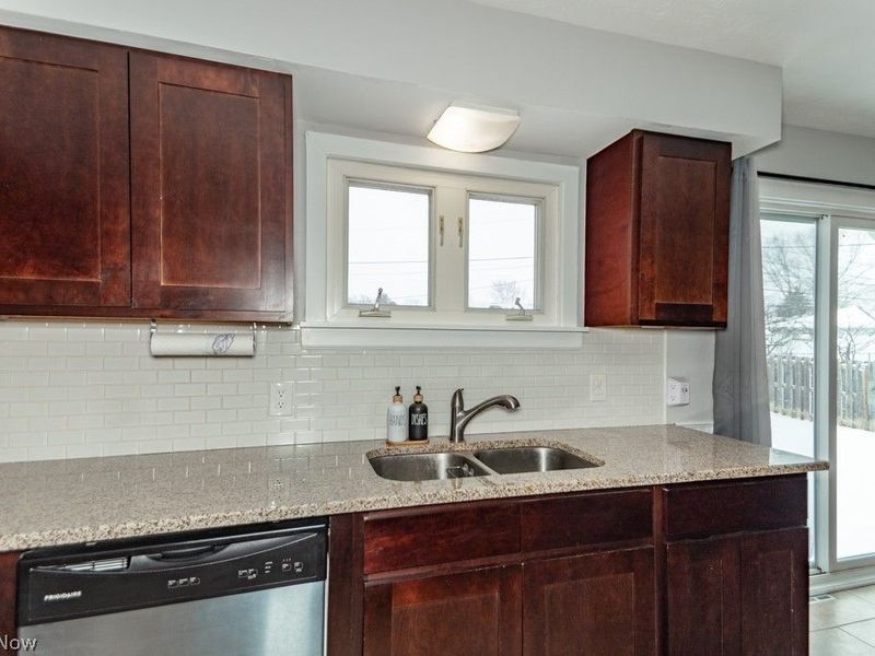 2465 Dentzler Road , Parma, OH 44134 Photo 11