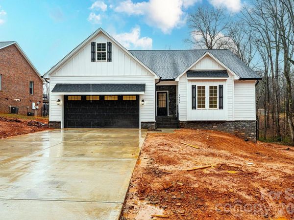1610 Summerlin Place , Newton, NC 28658
