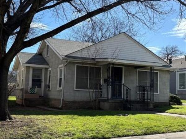4033 Locke Avenue, Fort Worth, TX 76107