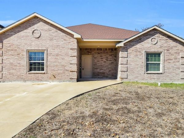 2923 E Pepperidge Drive, Lancaster, TX 75134