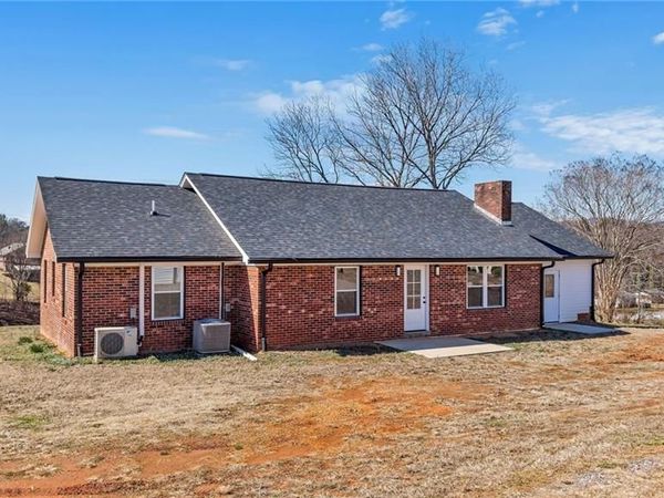 3480 N NC Highway 16 , Millers Creek, NC 28651