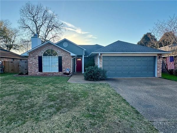 6044 CAMBRIDGE Drive , Alexandria, LA 71303