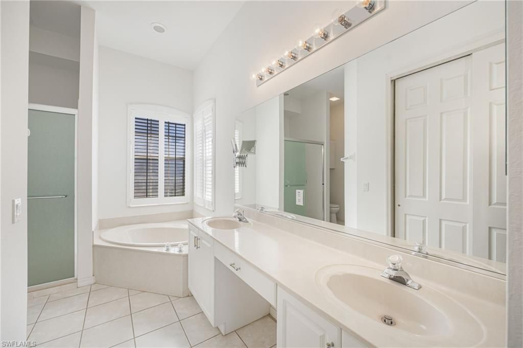 3733 Royal Wood Blvd, Naples, FL 34112 Photo