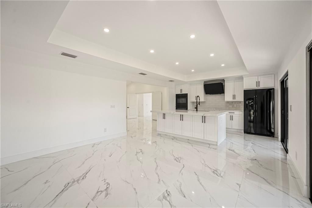 240 33rd Ave Ne, Naples, FL 34120 Photo