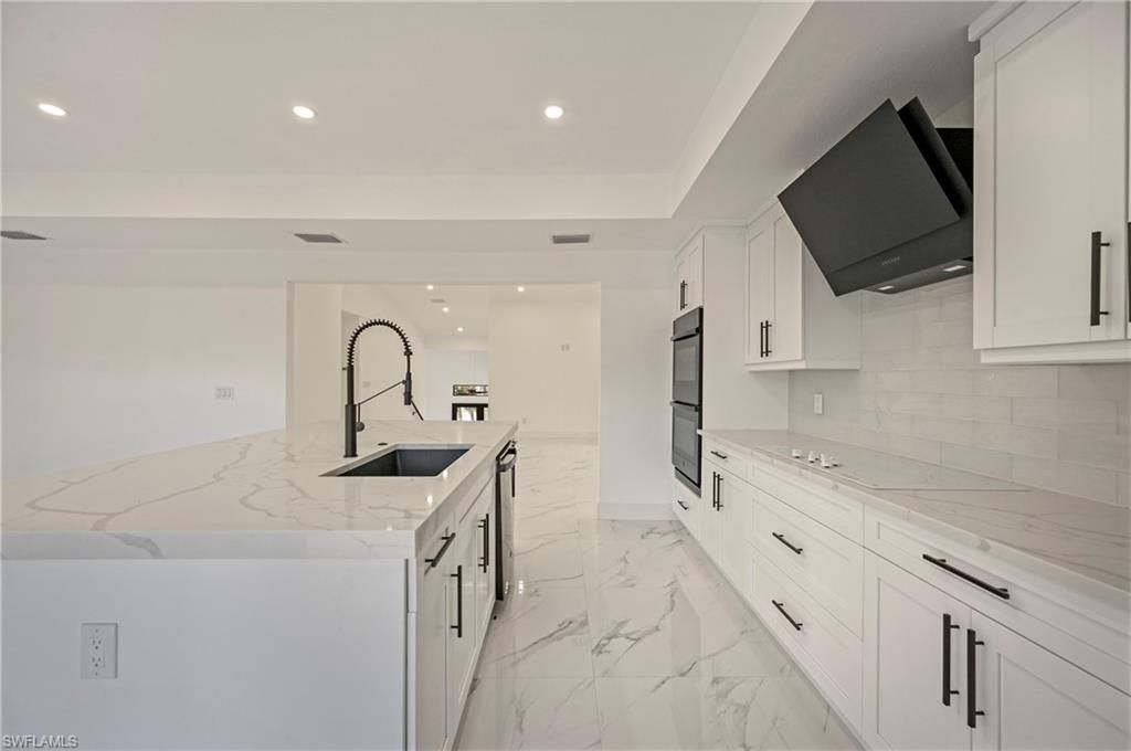 240 33rd Ave Ne, Naples, FL 34120 Photo