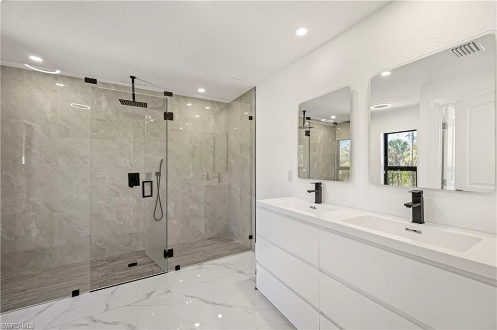 240 33rd Ave Ne, Naples, FL 34120 Photo