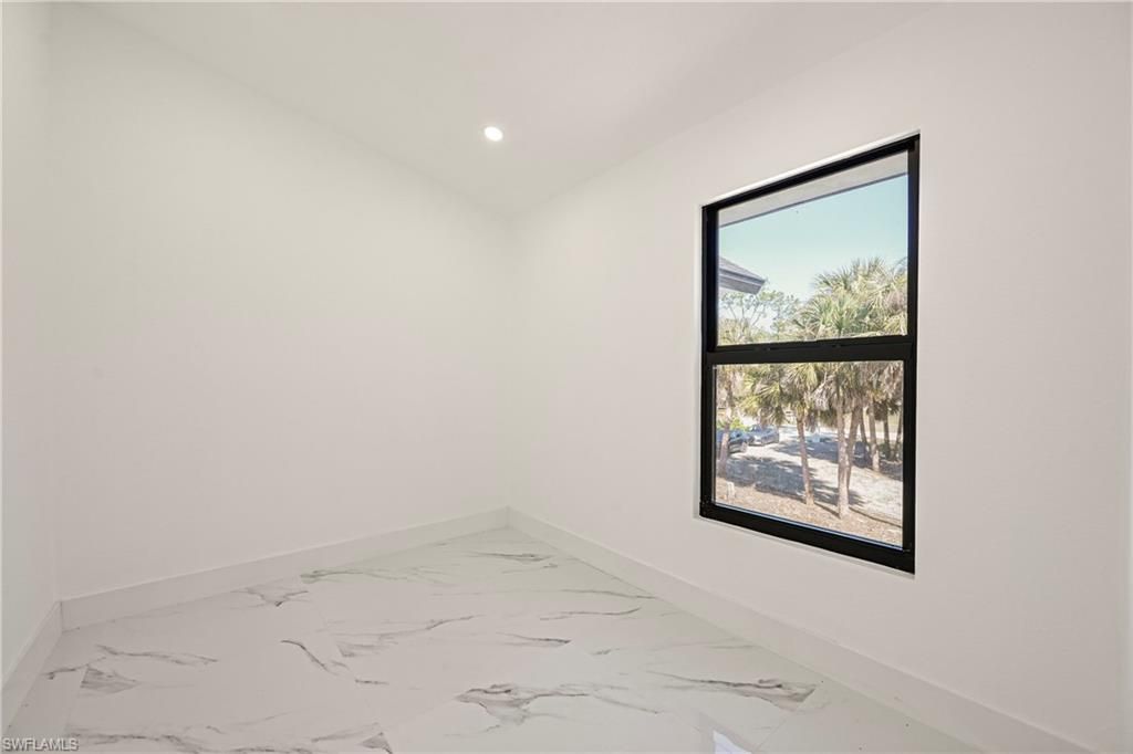 240 33rd Ave Ne, Naples, FL 34120 Photo