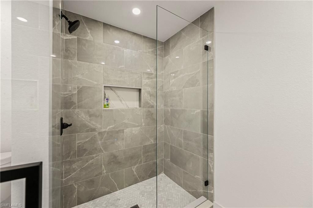 240 33rd Ave Ne, Naples, FL 34120 Photo