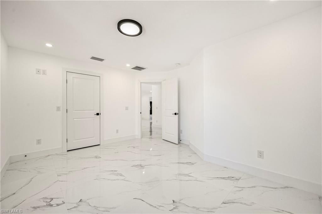 240 33rd Ave Ne, Naples, FL 34120 Photo