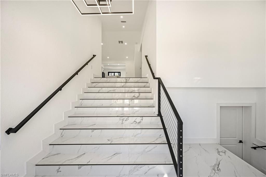 240 33rd Ave Ne, Naples, FL 34120 Photo