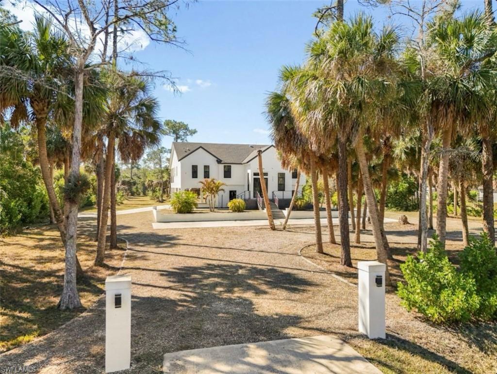 240 33rd Ave Ne, Naples, FL 34120 Photo