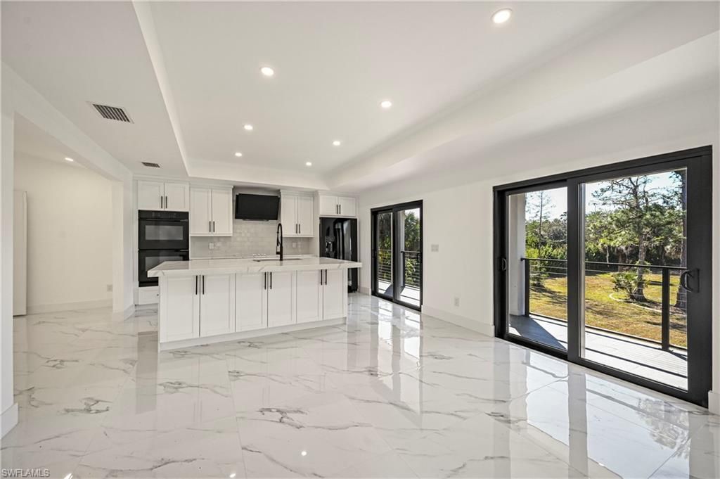 240 33rd Ave Ne, Naples, FL 34120 Photo