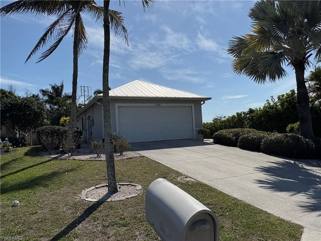 2500 Lee St, Naples, FL 34112 Photo