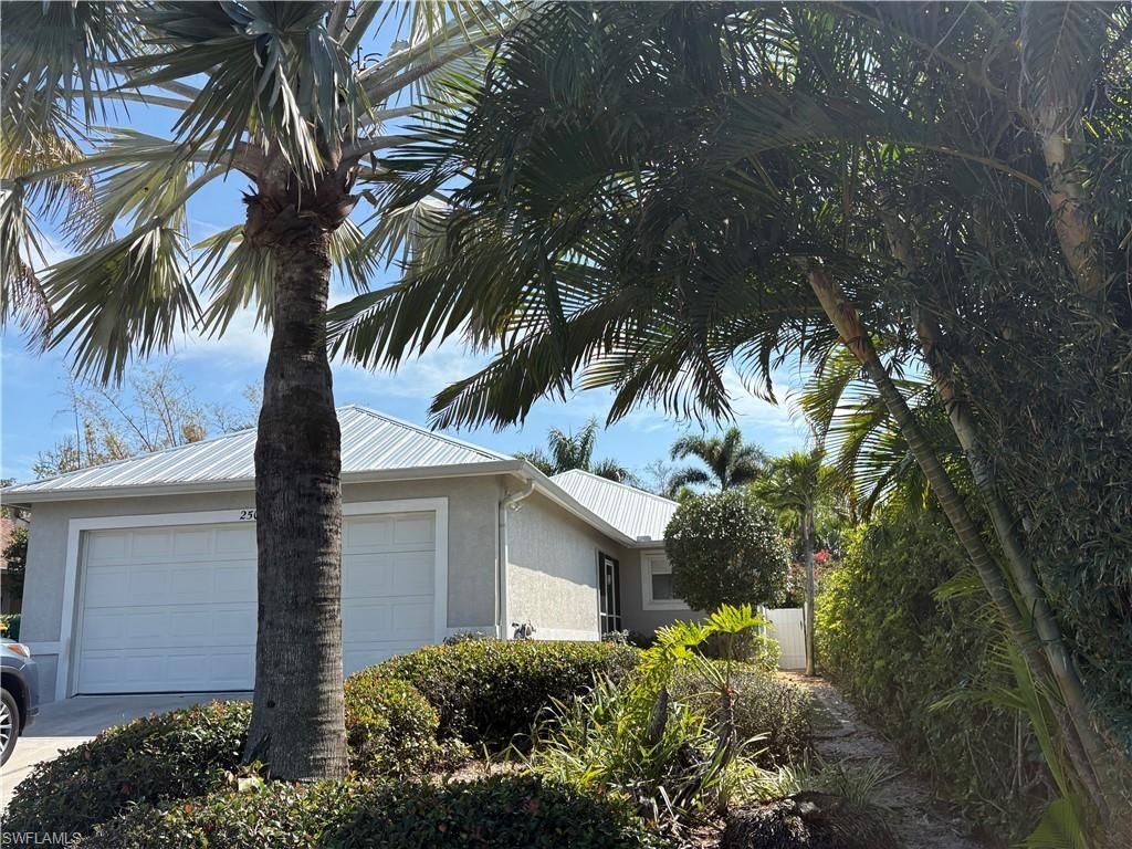 2500 Lee St , Naples, FL 34112 Photo