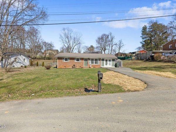 226 Brandonwood Drive, Johnson City, TN 37604
