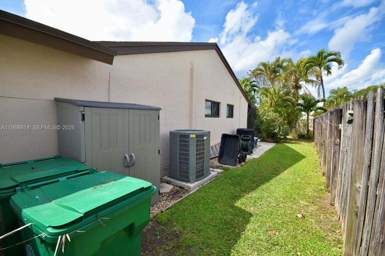 701 Blue Ridge Way, Davie, FL 33325 Photo