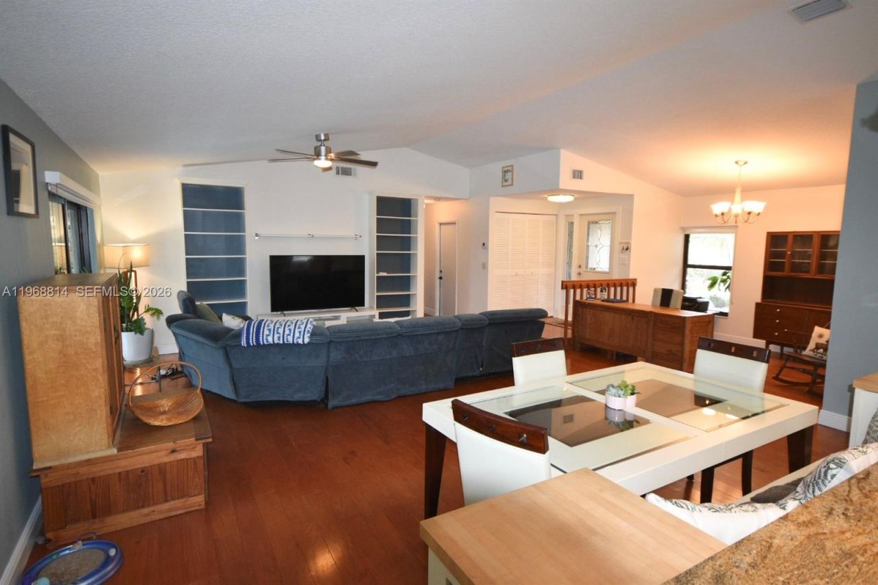 701 Blue Ridge Way, Davie, FL 33325 Photo