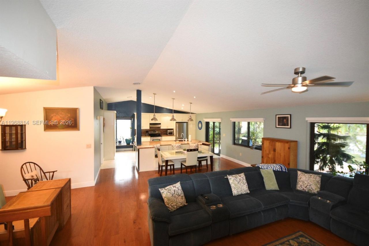 701 Blue Ridge Way, Davie, FL 33325 Photo