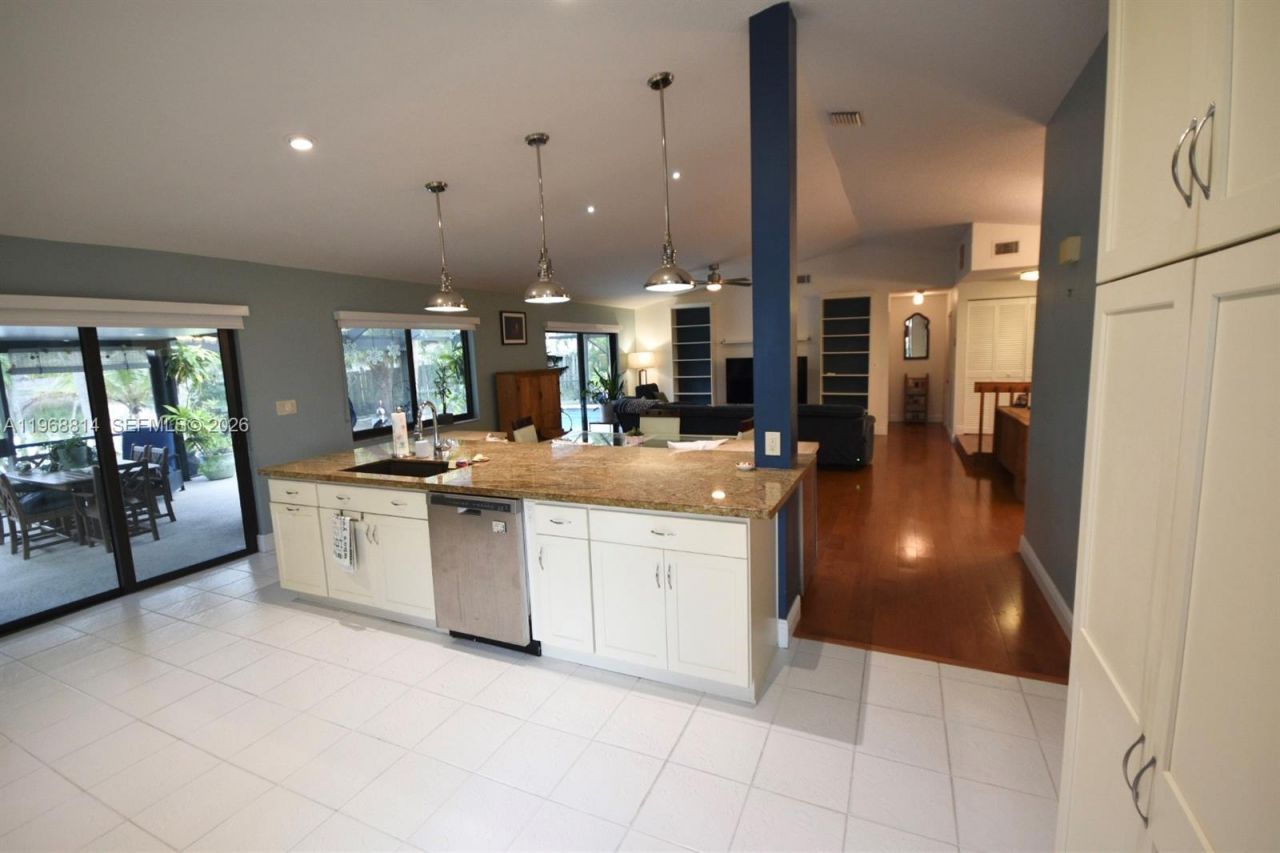 701 Blue Ridge Way, Davie, FL 33325 Photo