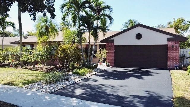 701 Blue Ridge Way, Davie, FL 33325 Photo
