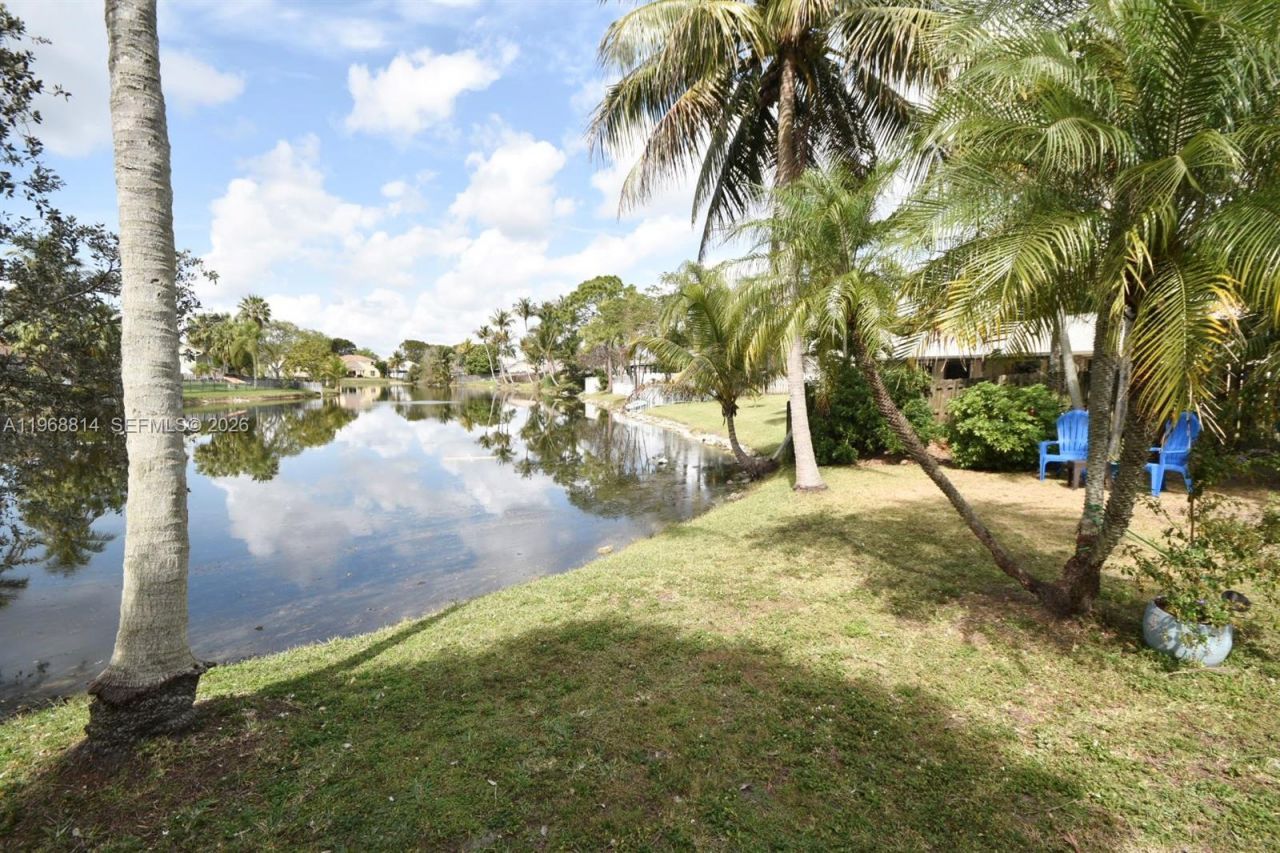 701 Blue Ridge Way, Davie, FL 33325 Photo