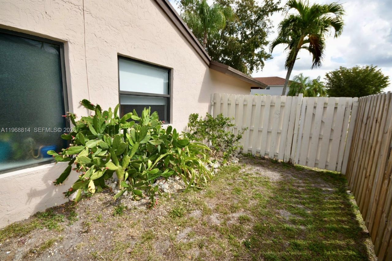 701 Blue Ridge Way, Davie, FL 33325 Photo