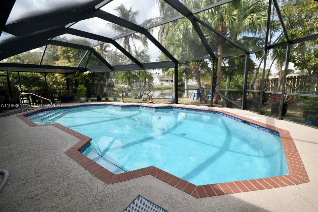 701 Blue Ridge Way, Davie, FL 33325 Photo