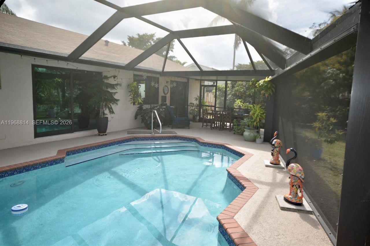 701 Blue Ridge Way, Davie, FL 33325 Photo