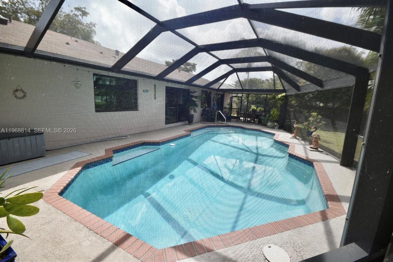 701 Blue Ridge Way, Davie, FL 33325 Photo