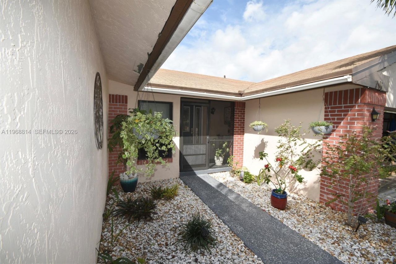 701 Blue Ridge Way, Davie, FL 33325 Photo