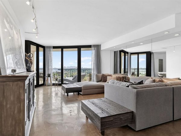 2000 Towerside Ter, Unit 1408, Miami, FL 33138