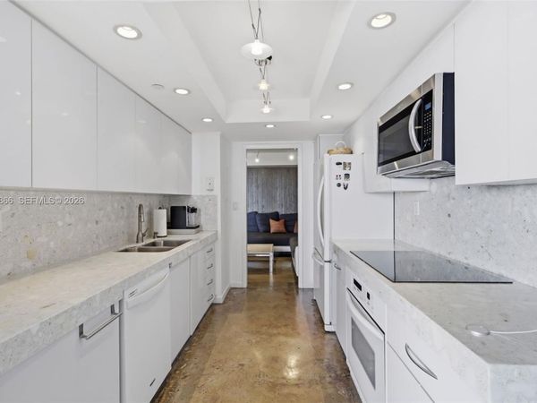 2000 Towerside Ter, Unit 1408, Miami, FL 33138