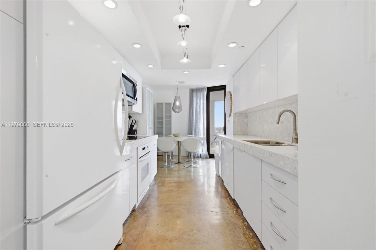 2000 Towerside Ter, Unit 1408, Miami, FL 33138 Photo