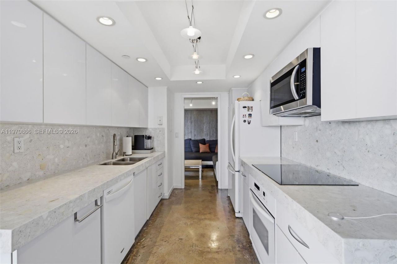 2000 Towerside Ter, Unit 1408, Miami, FL 33138 Photo