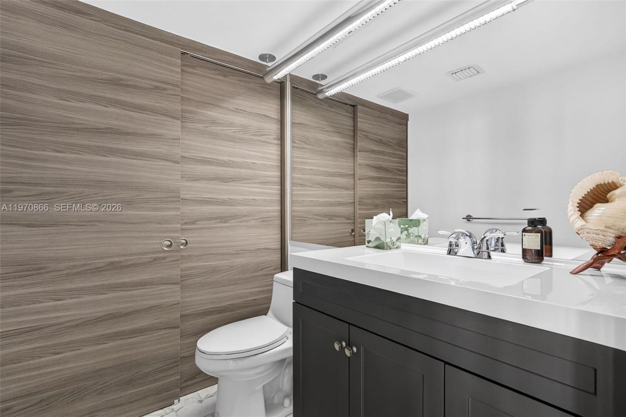 2000 Towerside Ter, Unit 1408, Miami, FL 33138 Photo