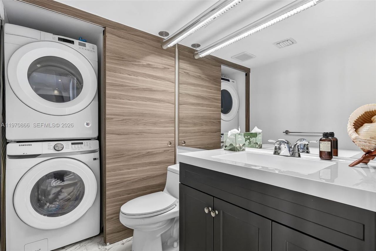 2000 Towerside Ter, Unit 1408, Miami, FL 33138 Photo