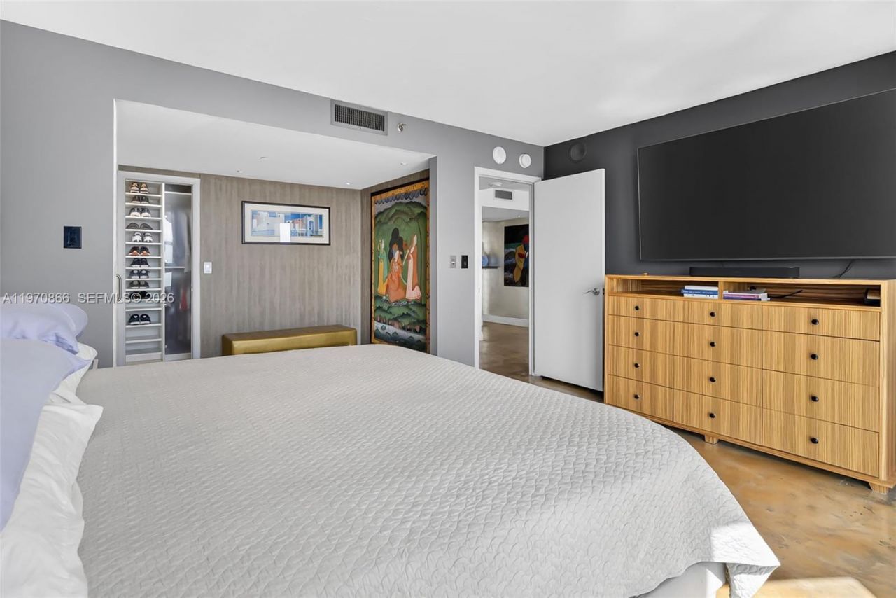 2000 Towerside Ter, Unit 1408, Miami, FL 33138 Photo