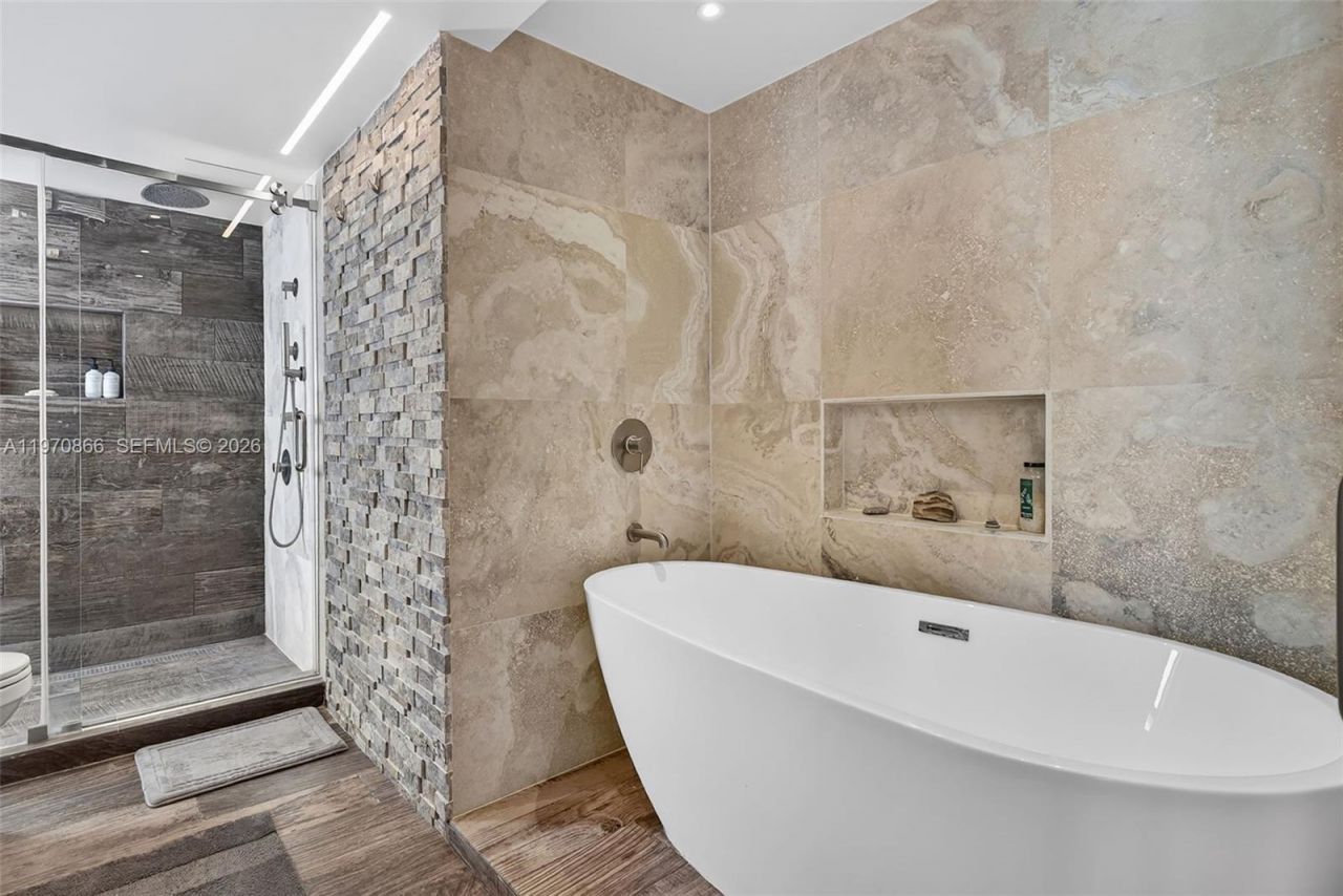 2000 Towerside Ter, Unit 1408, Miami, FL 33138 Photo