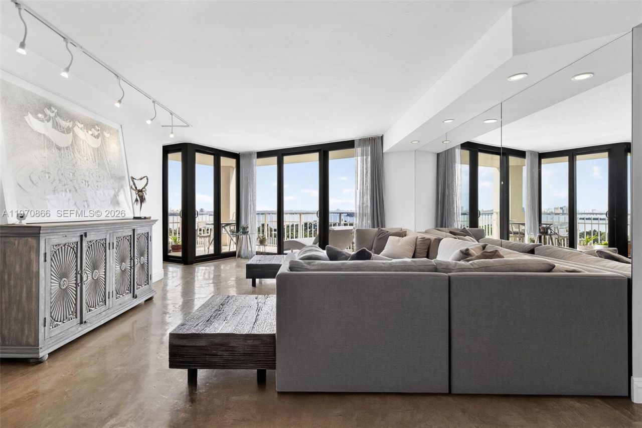 2000 Towerside Ter, Unit 1408, Miami, FL 33138 Photo