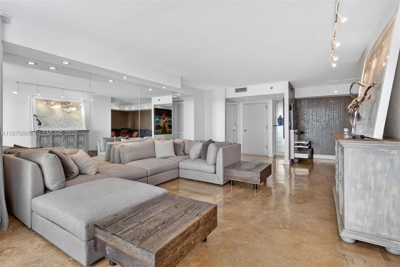 2000 Towerside Ter, Unit 1408, Miami, FL 33138 Photo