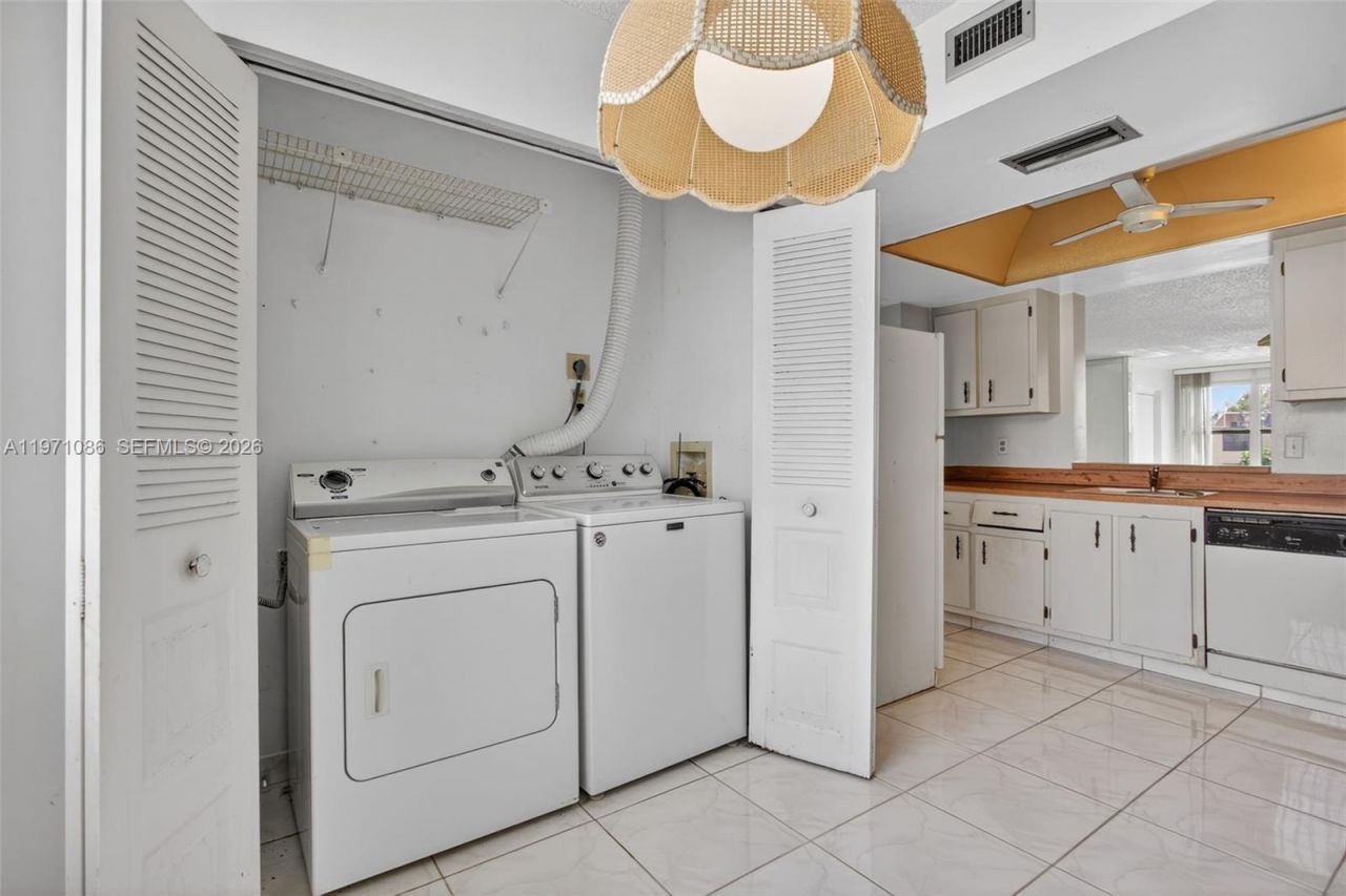 7310 NW 18th St , Unit 208, Margate, FL 33063 Photo