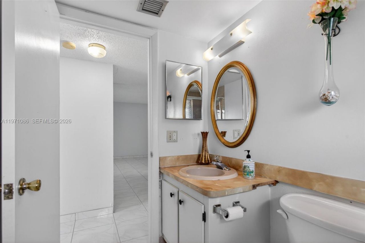 7310 NW 18th St , Unit 208, Margate, FL 33063 Photo