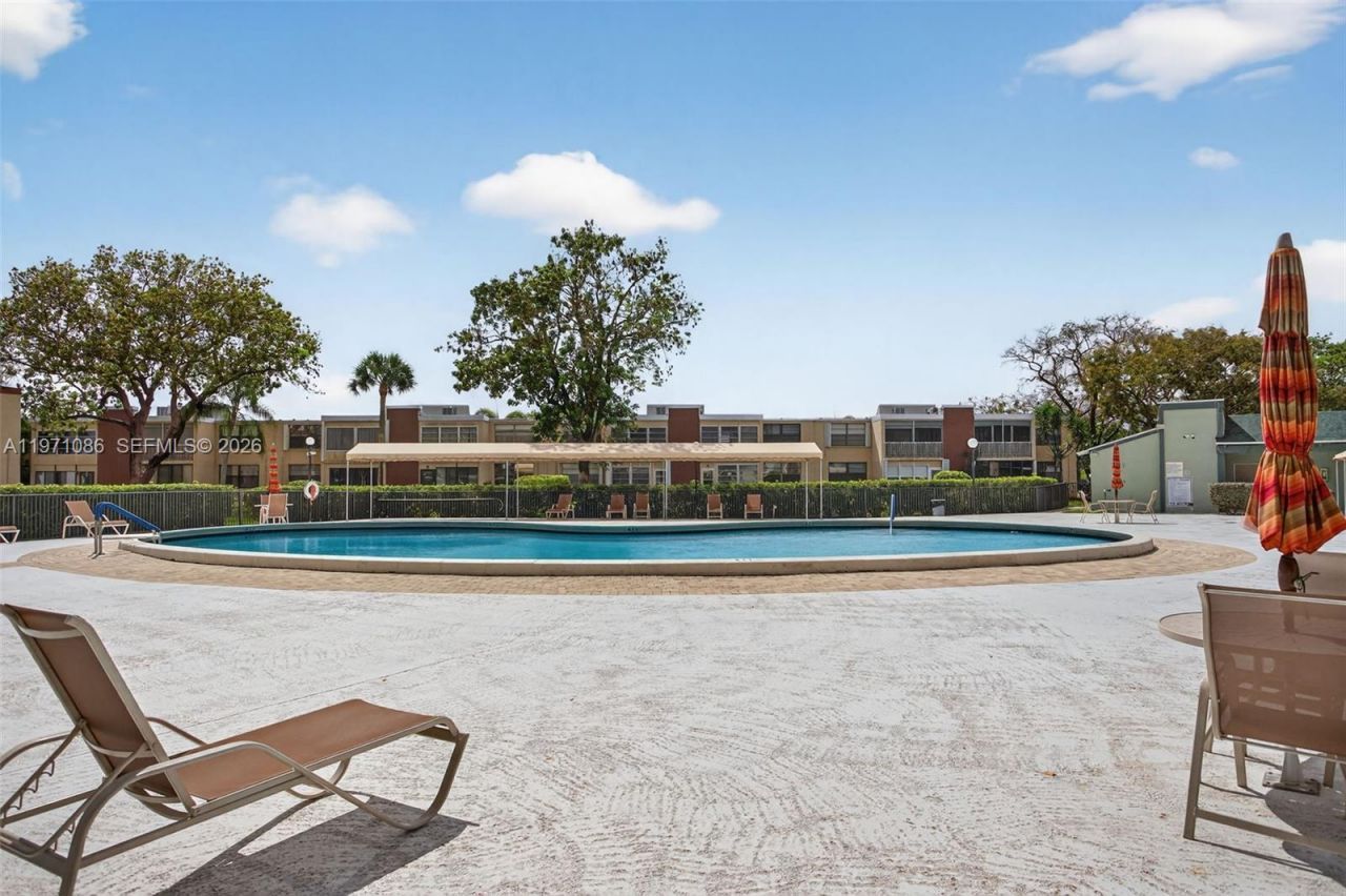 7310 NW 18th St , Unit 208, Margate, FL 33063 Photo